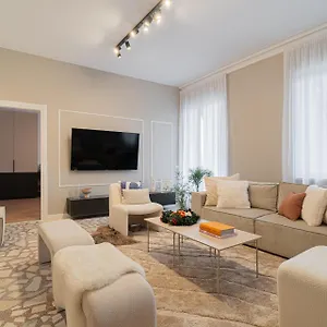  Apartment Loggia & Luxe 5br Penthouse In Universitatii Area Romania